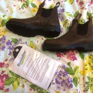 Brand New Never Worn Women’s Blundstone Boots